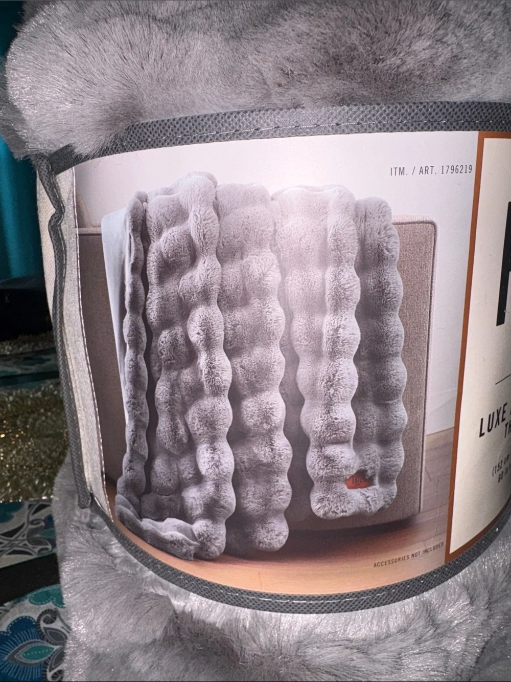 FRYE Luxe Faux Fur Throw - Light Grey